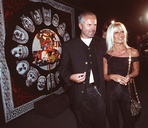 la grande mela avvelenata ha ucciso versace|20 anni fa l’omicidio di Gianni Versace: la tragica fine del grande .